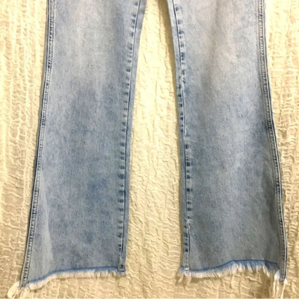 Free People- We The Free Izzy Flare Jeans Size 27